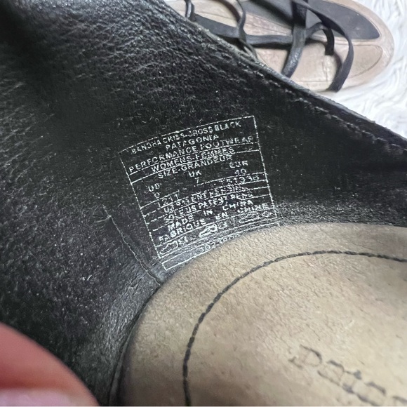 Patagonia leather cross strap leather sandals in black - Picture 5 of 8